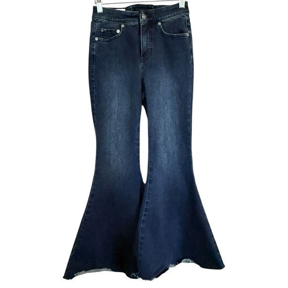 Free People Denim - Free People - We The Free CRVY Ma Cherie Flare Jeans – Women’s Size 26